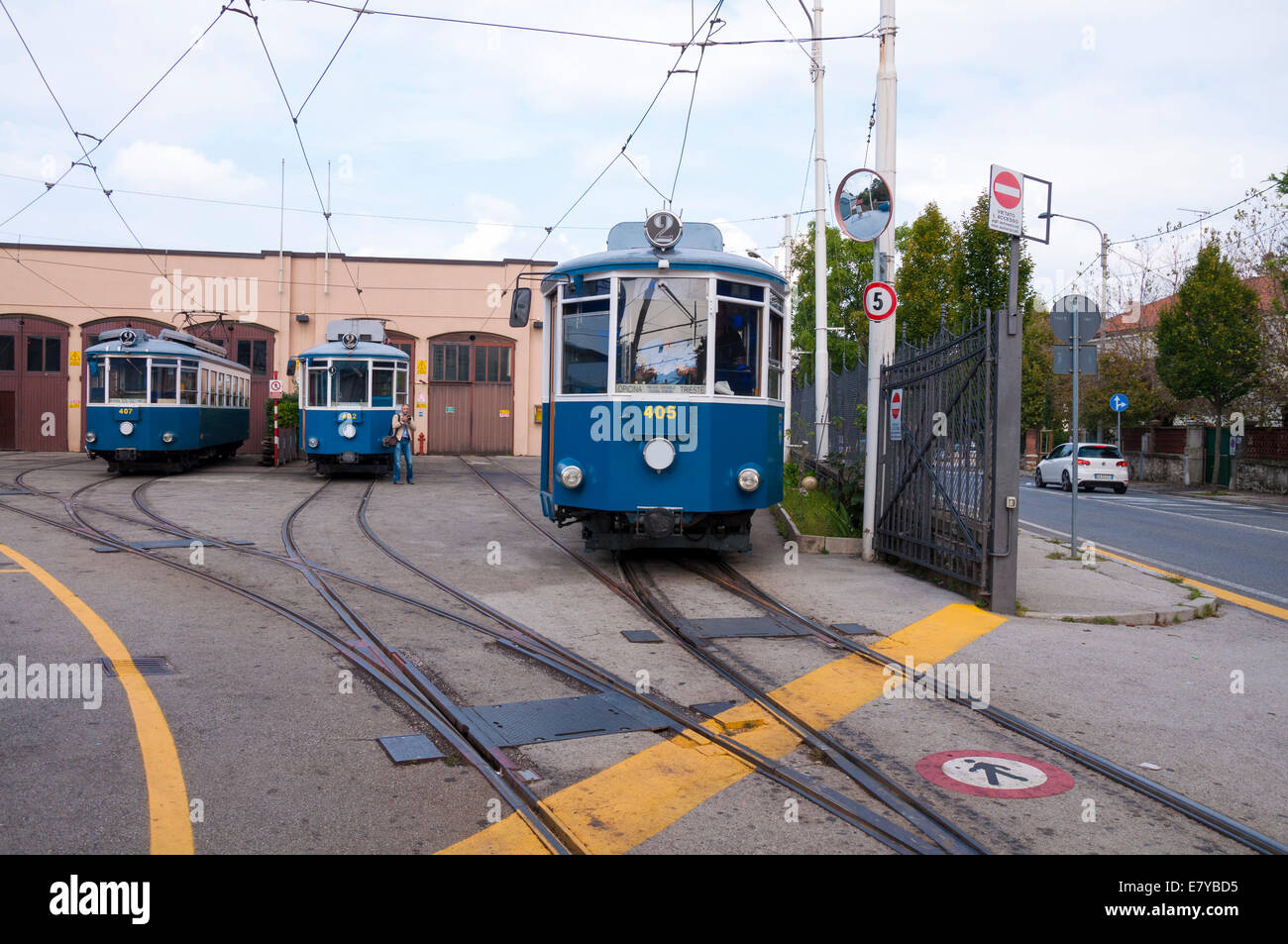 Straßenbahn-Endhaltestelle in Opicina. Triest-Opicina Straßenbahn ist eine ungewöhnliche Hybrid Straßenbahn und Seilbahn in die Stadt Triest, Ita Stockfoto