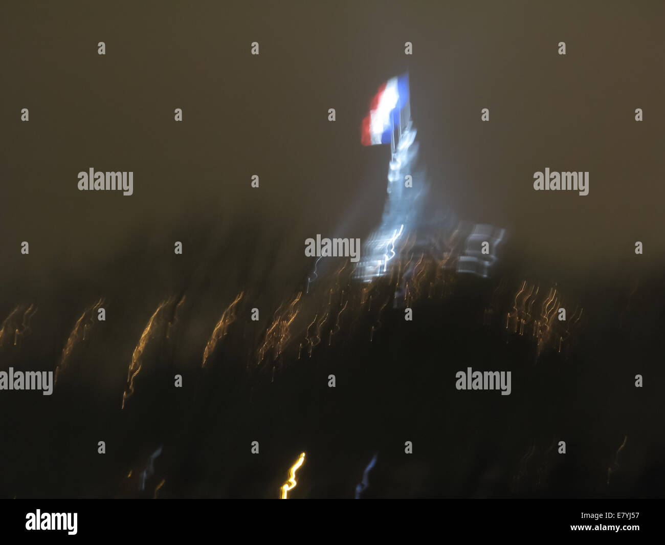 Digitale Experiment - französische politische Konzept mit Flagge und Lichter von Verwacklungen alles verschwommen. Stockfoto