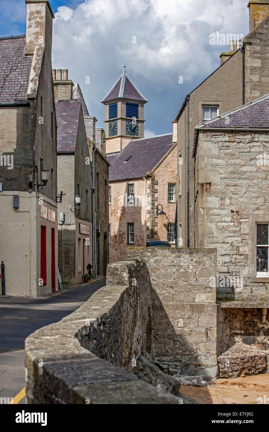 Lerwick, Shetland, Schottland, Vereinigtes Königreich. Street View von der alten Stadt von 400 Jahren (17. Jh.) mit seiner charakteristischen gra Stockfoto