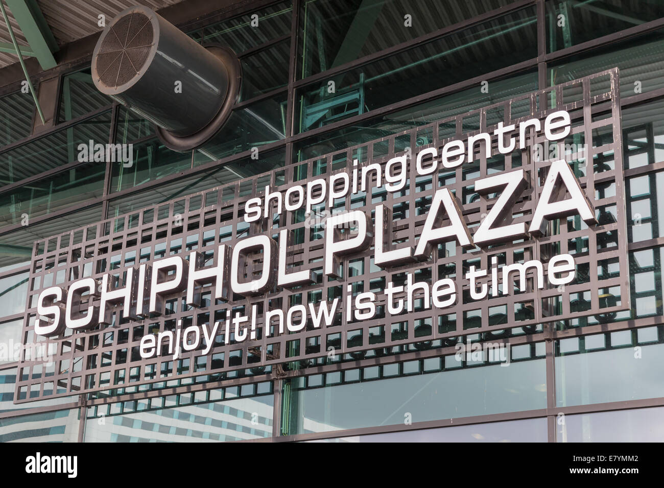 Schild eines Einkaufszentrums am Flughafen Amsterdam-Schiphol Stockfoto