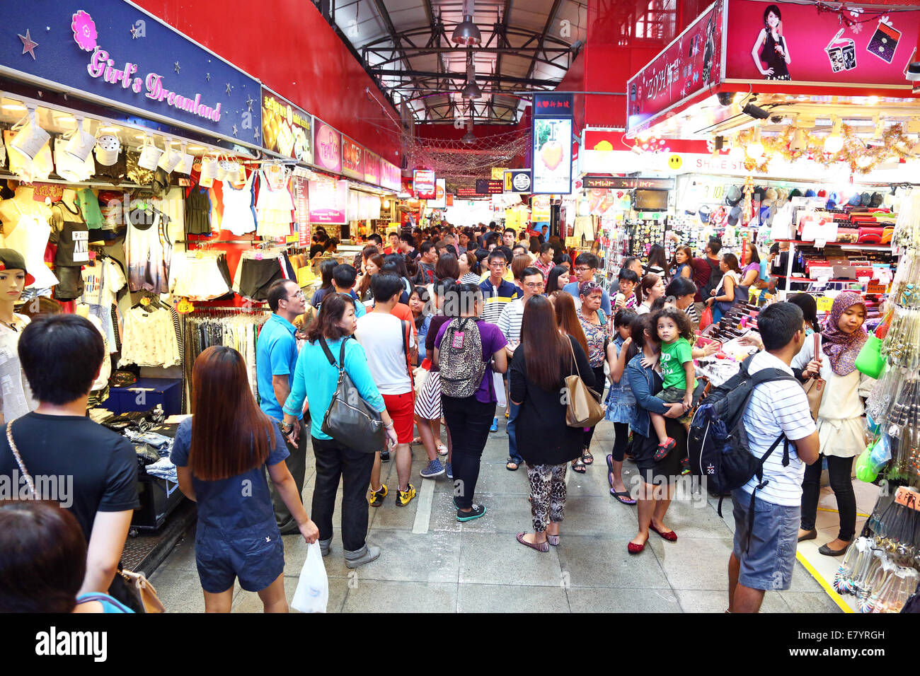 Wochenmarkt in der Nähe von Temple Street in Chinatown in Singapur, Republik Singapur Stockfoto