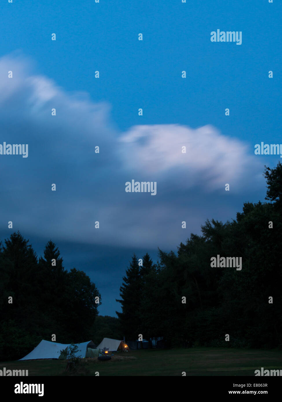 Zelte in einem Feld von einem niederländischen camping Stockfoto