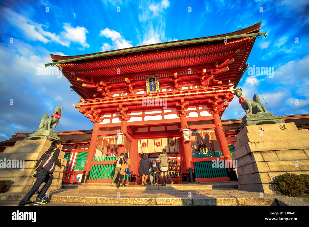 Kyoto, Japan - 30. Juni 2014: Fushimi Inari-Taisha-Schrein in Kyōto, Japan Stockfoto
