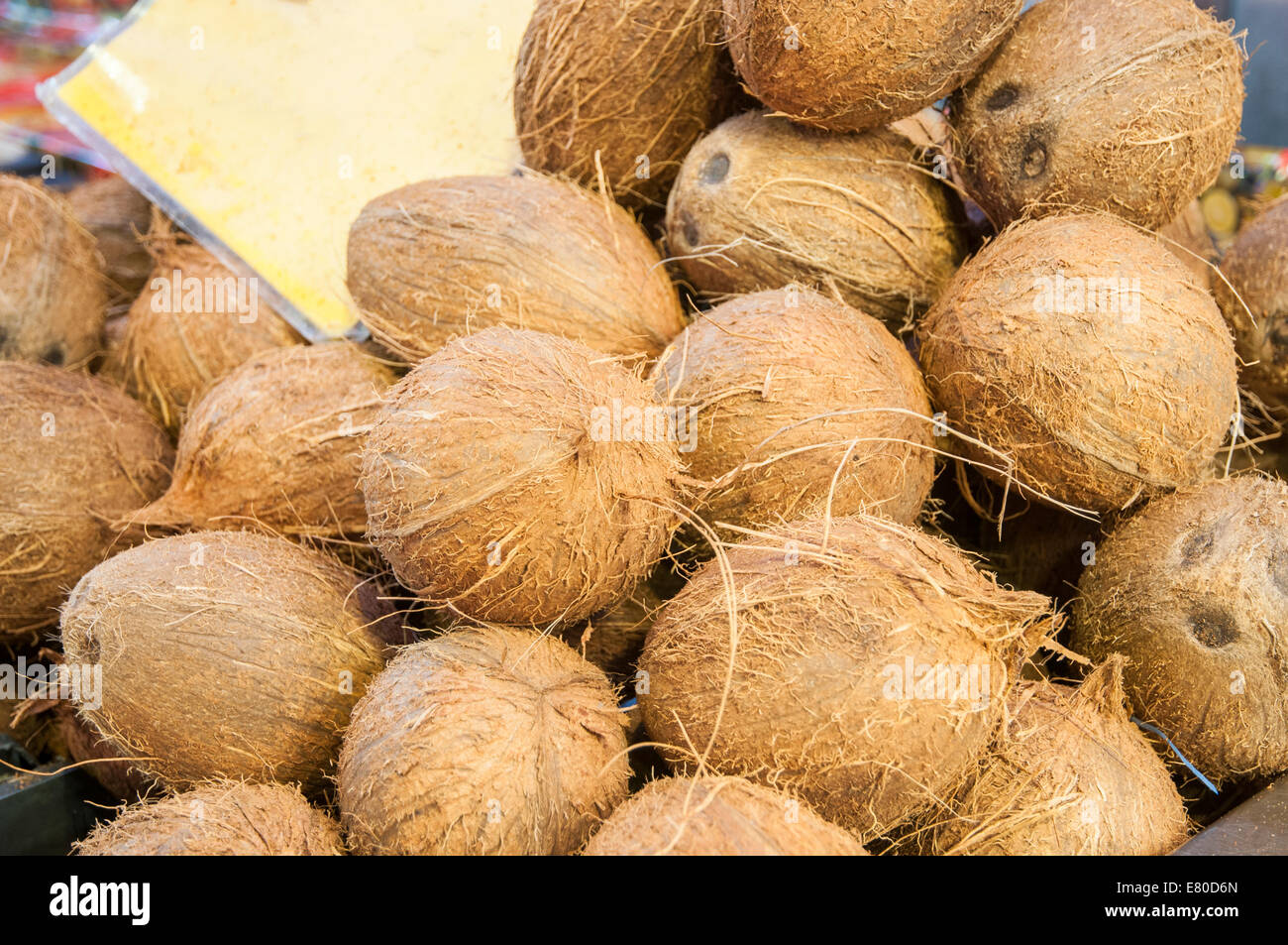 Haufen Kokosnüsse essfertig Stockfoto