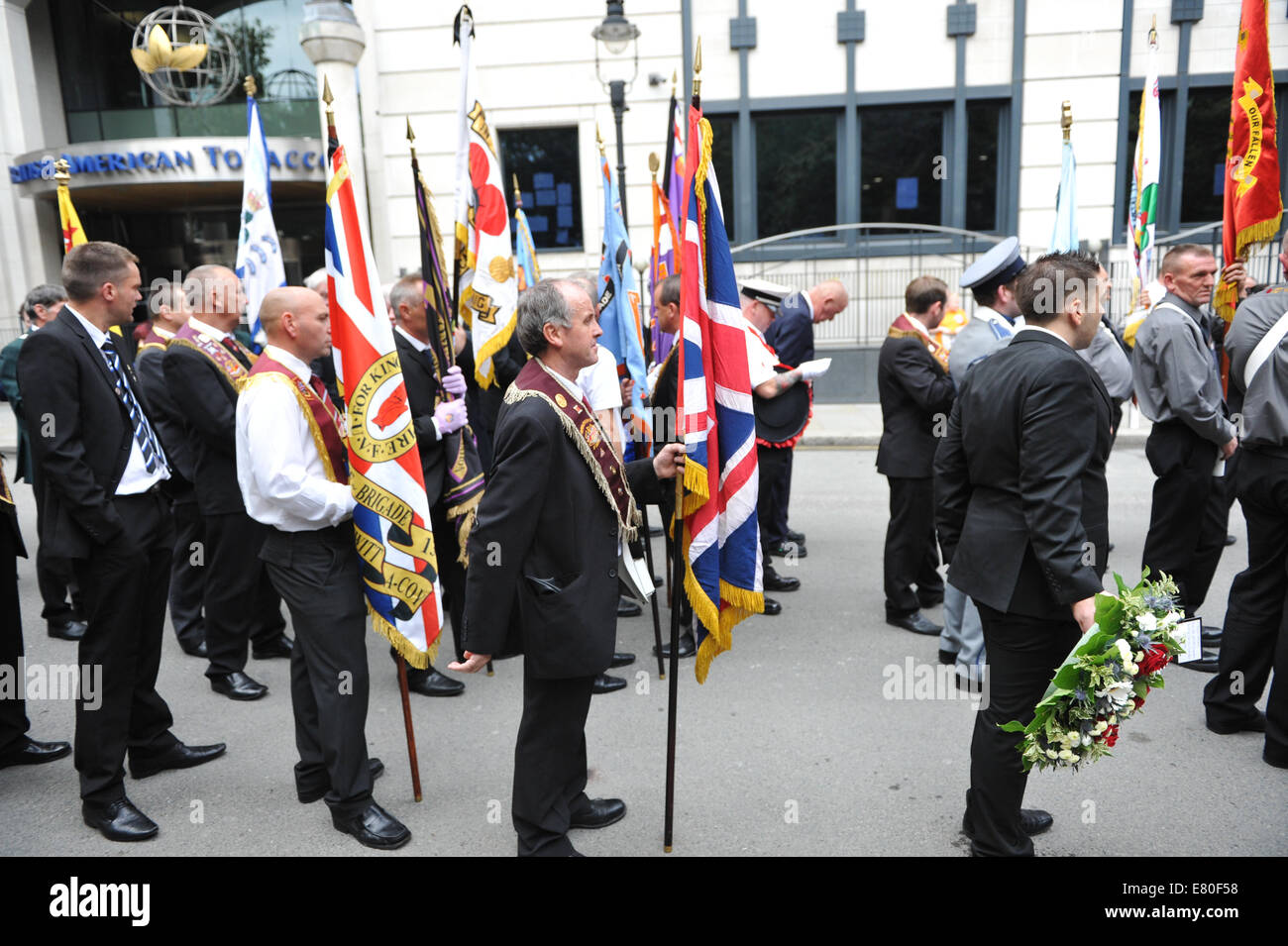 Tempel, London, UK. 27. September 2014. Londons Ulster Tag zum Gedenken an den großen Krieg 1914-1918, mit einer Parade durch London legen Kränze am Ehrenmal Credit: Matthew Chattle/Alamy Live News Stockfoto