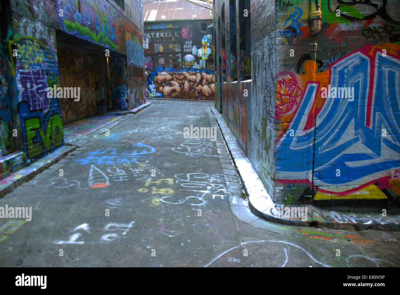 Rutledge Lane, Melbourne in Australien ist wo Straßenkünstler die Wände schmücken dürfen. Stockfoto