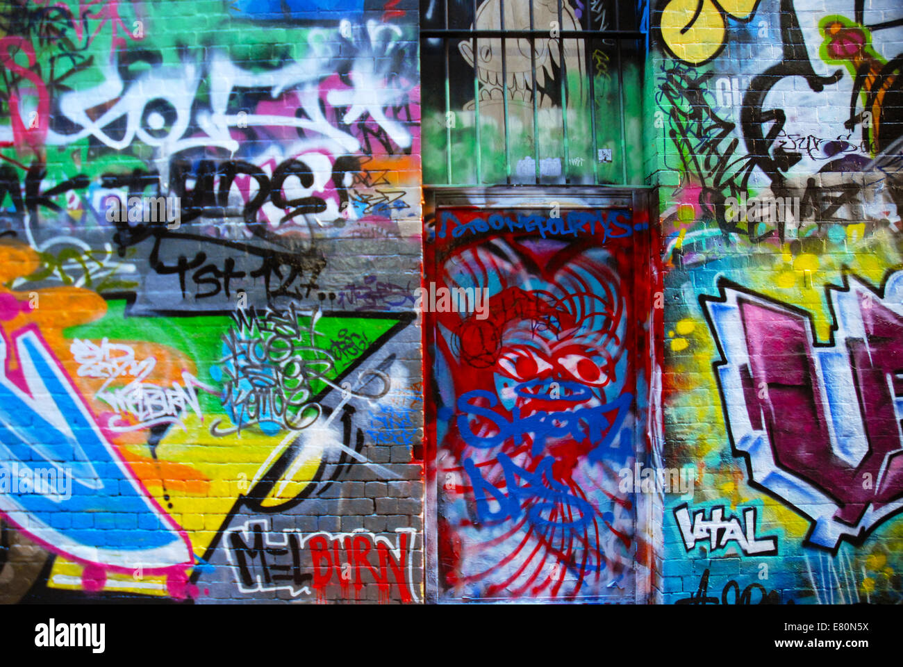 Rutledge Lane, Melbourne in Australien ist wo Straßenkünstler die Wände schmücken dürfen. Stockfoto