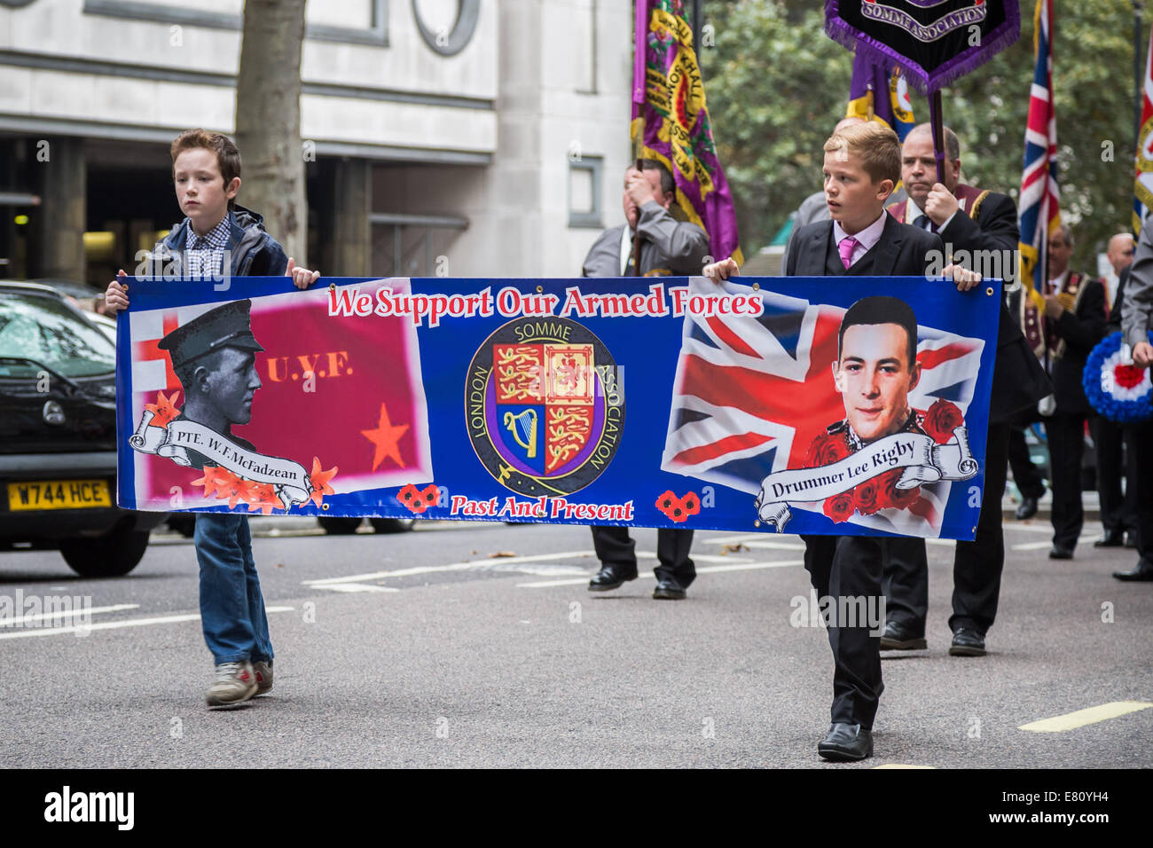 London, UK. 27. September 2014.  Herr Carson Memorial Parade marschieren durch zentrale London 2014 Credit: Guy Corbishley/Alamy Live News Stockfoto