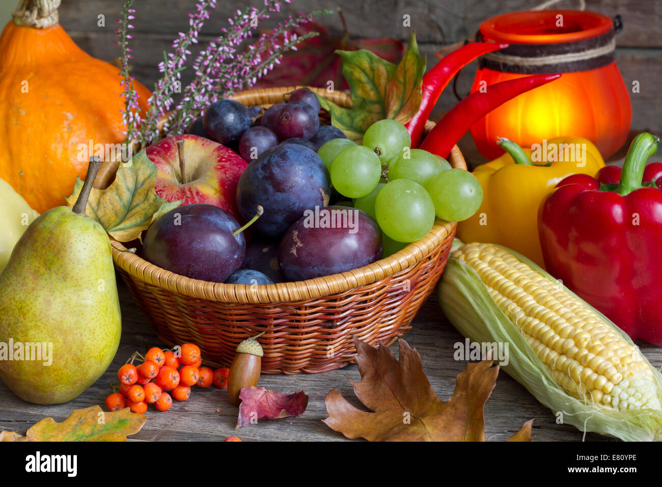 Im Herbst Früchte und Gemüse abstrakte Stilleben-Konzept Stockfoto