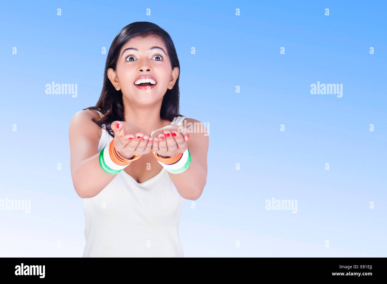 indische Mädchen Park Vorfreude Stockfoto