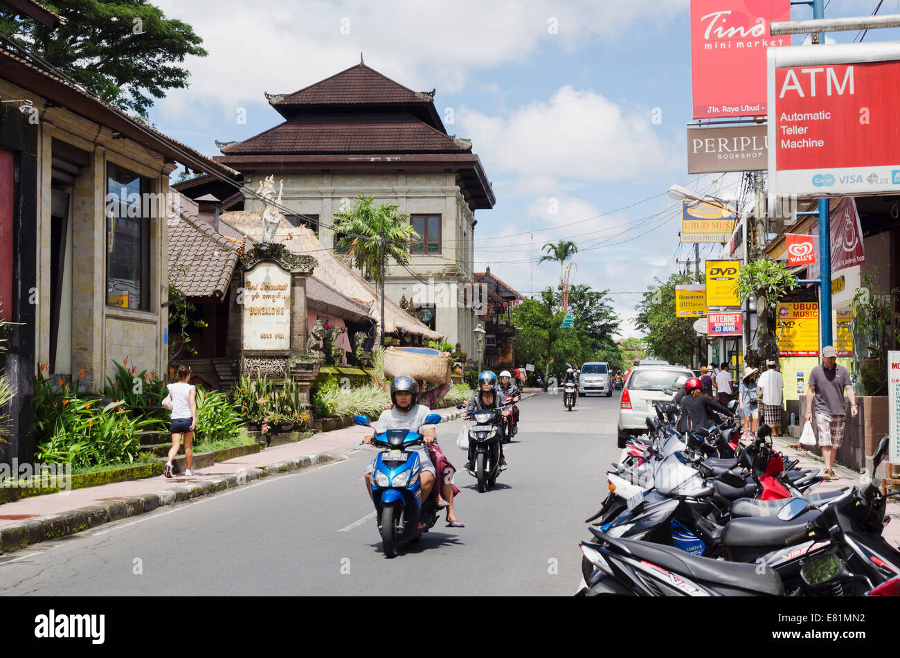 Main Street in der Innenstadt, Jalan Raja, Ubud, Bali, Indonesien Stockfoto