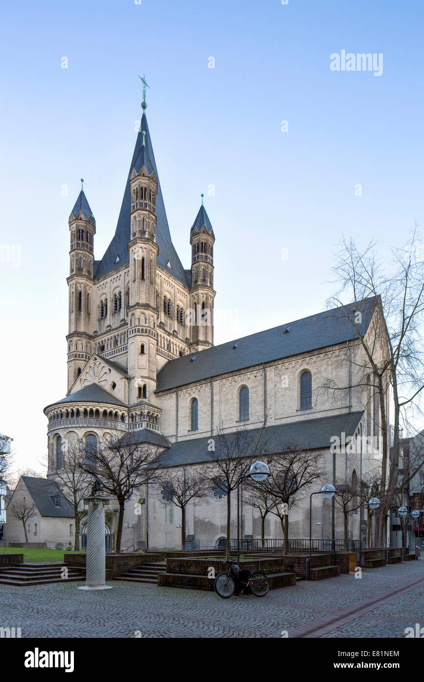 Groß St. Martin Church in der Kölner Altstadt, Köln, Nordrhein-Westfalen, Deutschland Stockfoto
