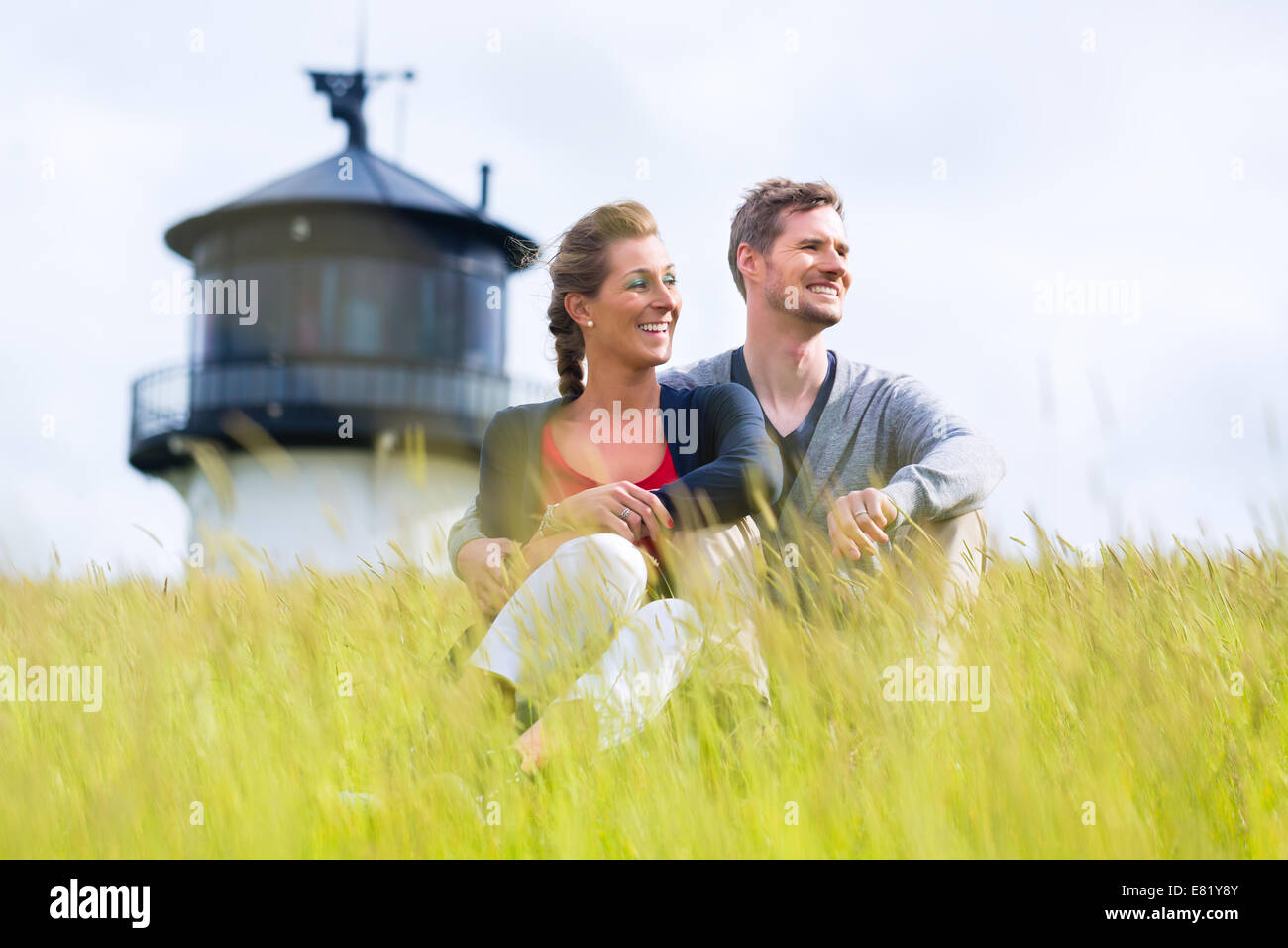 Paar beim Romantikurlaub im deutschen Nordsee Strand Düne Stockfoto
