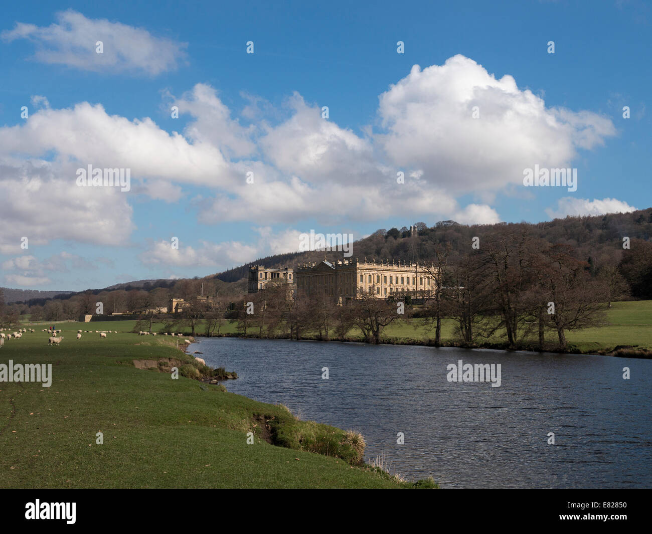 Chatsworth Park und Haus und den Derwent, Derbyshire, UK Stockfoto