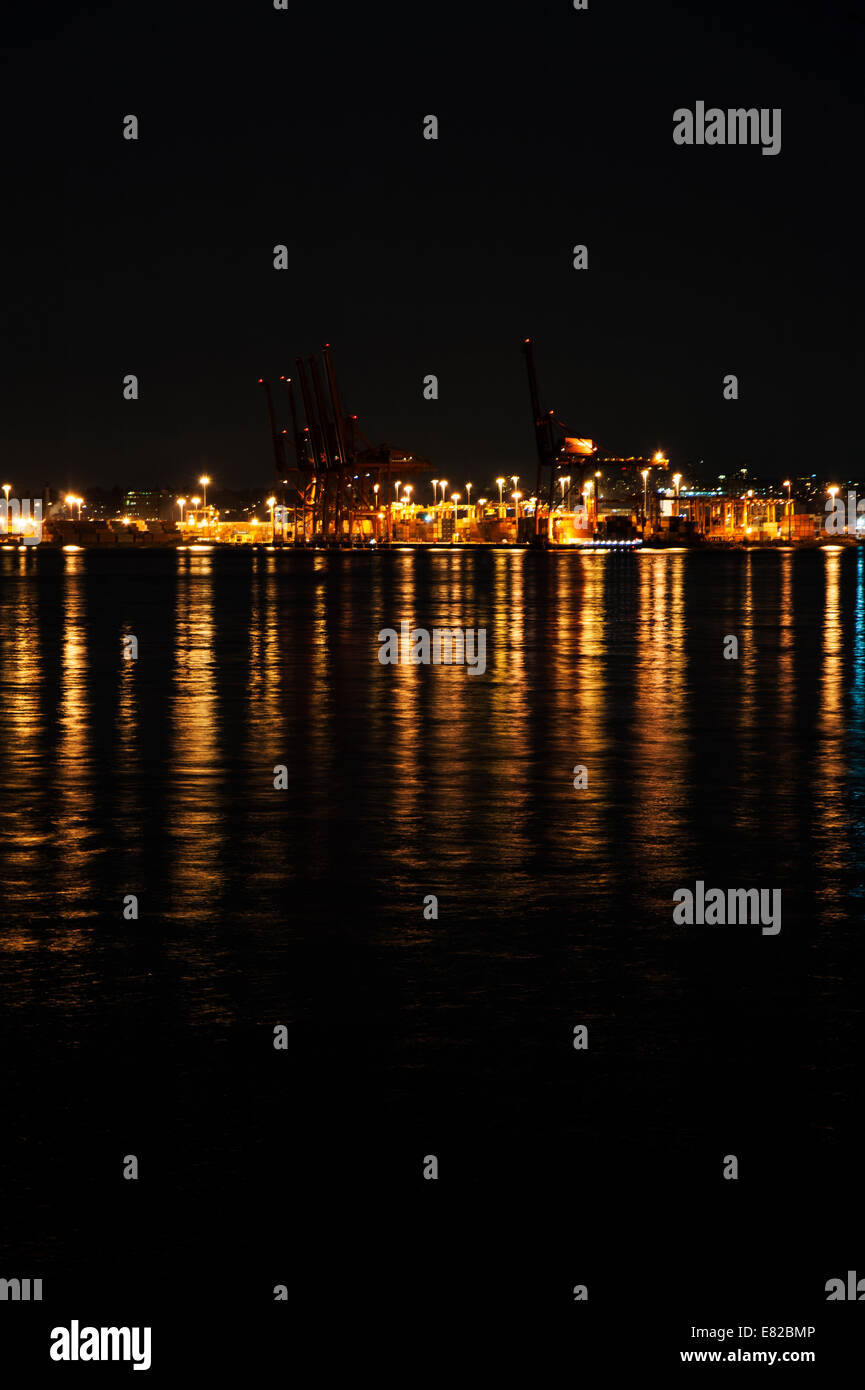 Industrie, leuchtet in der Nacht in Vancouver, British Columbia, Kanada Stockfoto