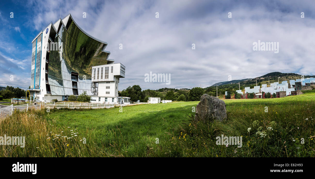 Frankreich, zu schmieden, Pyrenäen-Orientales, Solar vier Solaire d'Odeillo in Font-Romeu-Odeillo-Via Stockfoto