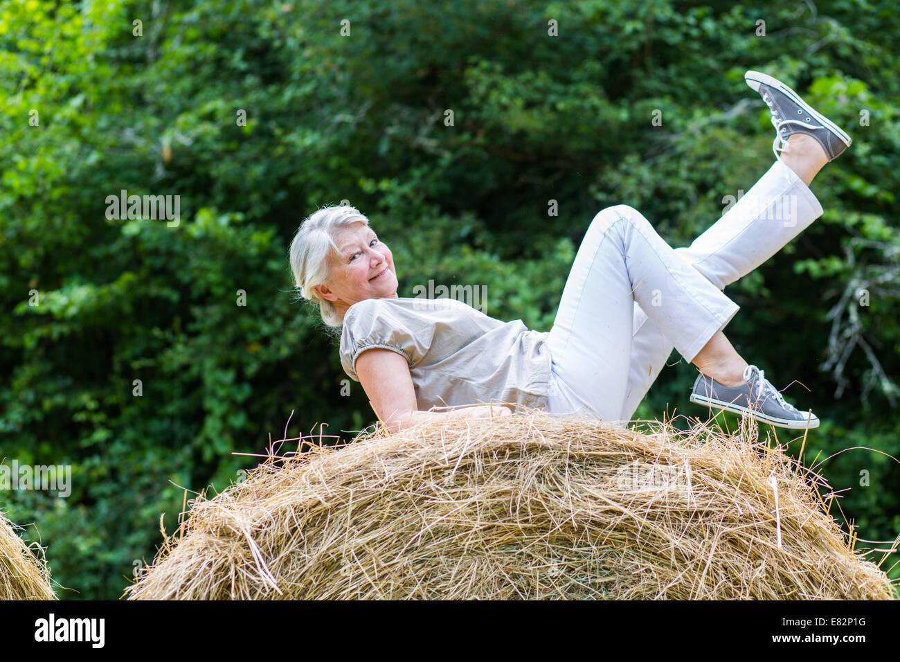 Frau in einem Feld. Stockfoto