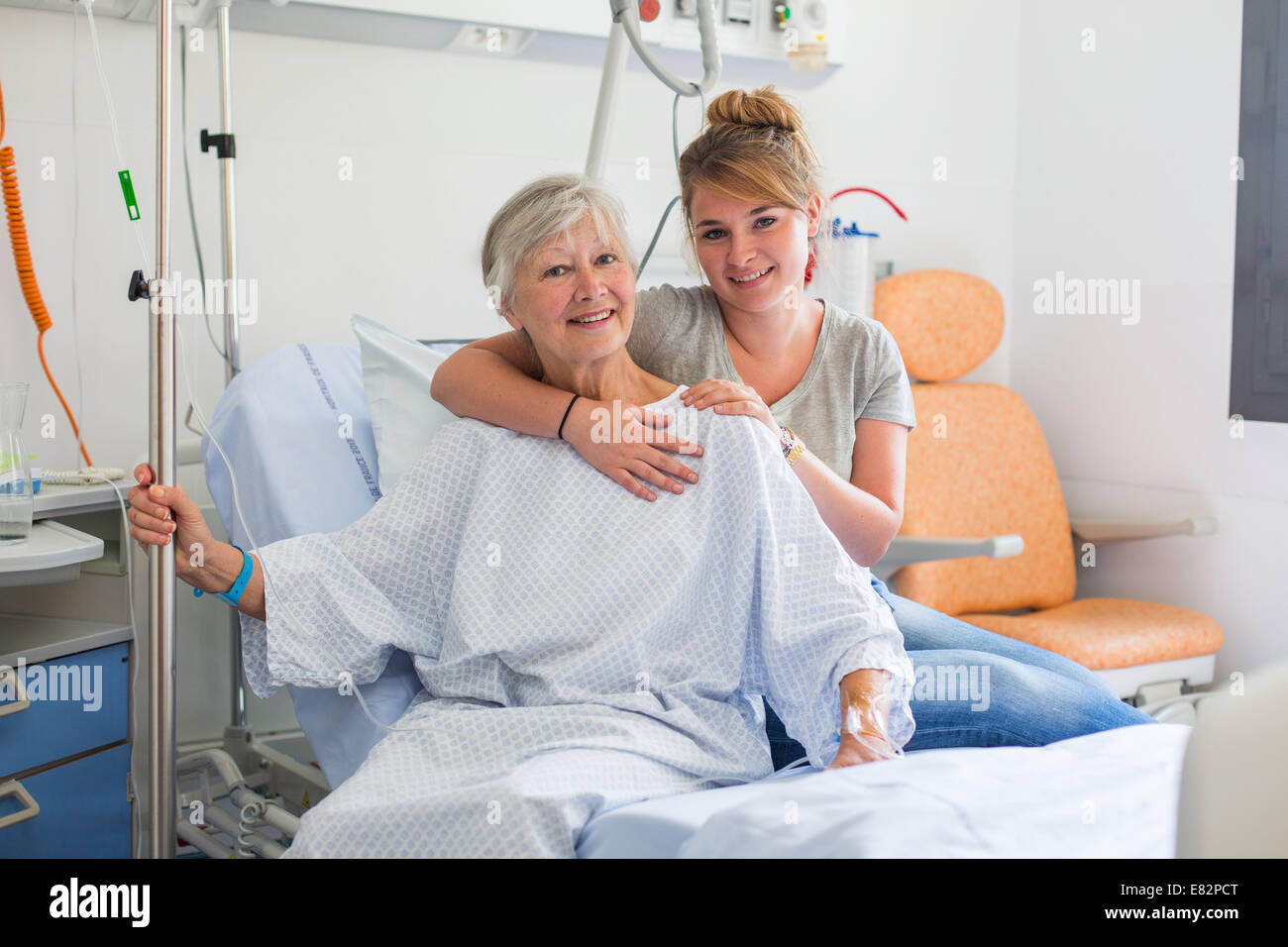 Frau im Krankenzimmer. Stockfoto