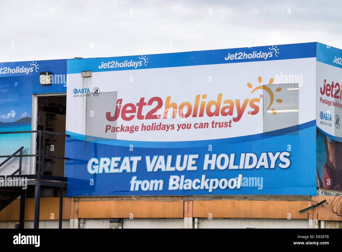 Blackpool, Lancashire: Montag, 29. September 2014. Balfour Beatty haben angekündigt, dass mit Wirkung zum 8. Oktober 2014, Blackpool Flughafen schließt die Reisepläne von Tausenden von Menschen in Aufruhr und verlassen Tausende mehr zu werfen, die derzeit im Ausland, unsicher, wie sie nach Hause kommen werden. Bildnachweis: Barrie Harwood/Alamy Live-Nachrichten Stockfoto