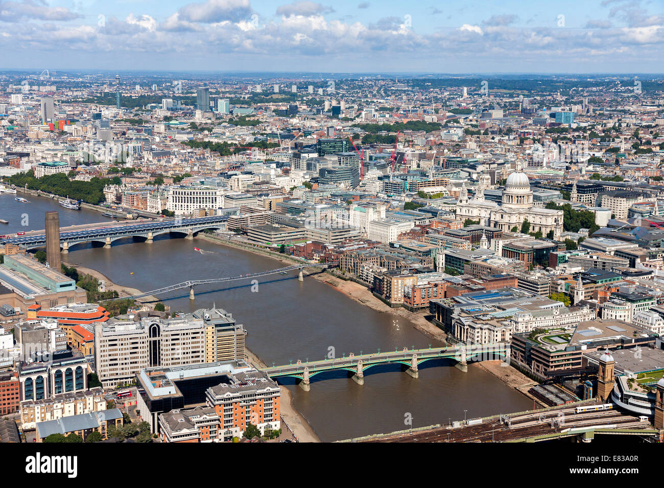 Wie Heißt Der Fluss Der Durch London Fließt London luftbild -Fotos und -Bildmaterial in hoher Auflösung – Alamy