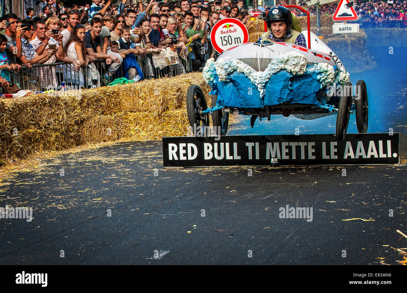 Italien-Piemont-Turin. 28. Sep, 2014. Red Bull Soapbox 2014 ist ein Rennen zwischen Fahrer und Konstrukteure von Fahrzeugen ohne motor - Shark Attack "Credit: wirklich Easy Star/Alamy Live News Stockfoto
