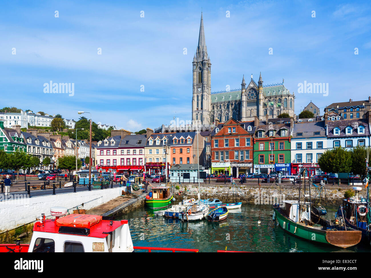 Den Hafen und die Kathedrale St Colman, Cobh, County Cork, Irland Stockfoto