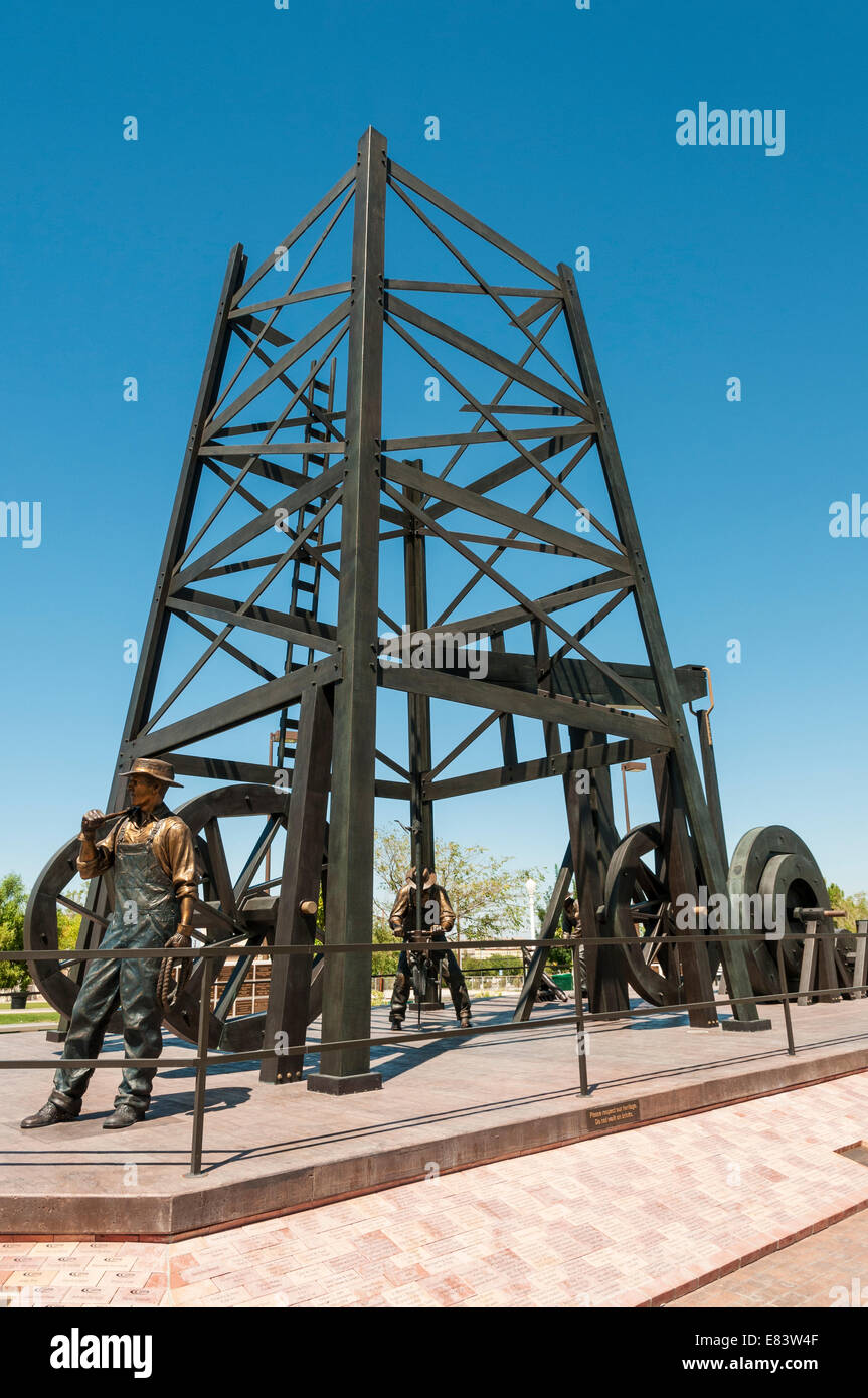 Kern County, Kalifornien Taft, Öl Arbeiter Denkmal von Bildhauer Benjamin Victor Stockfoto