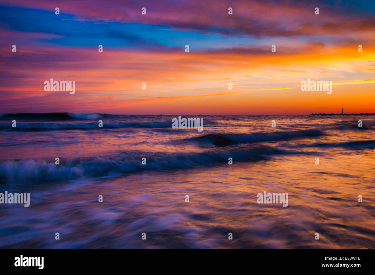 Wellen bei Sonnenuntergang, Cape May, New Jersey. Stockfoto