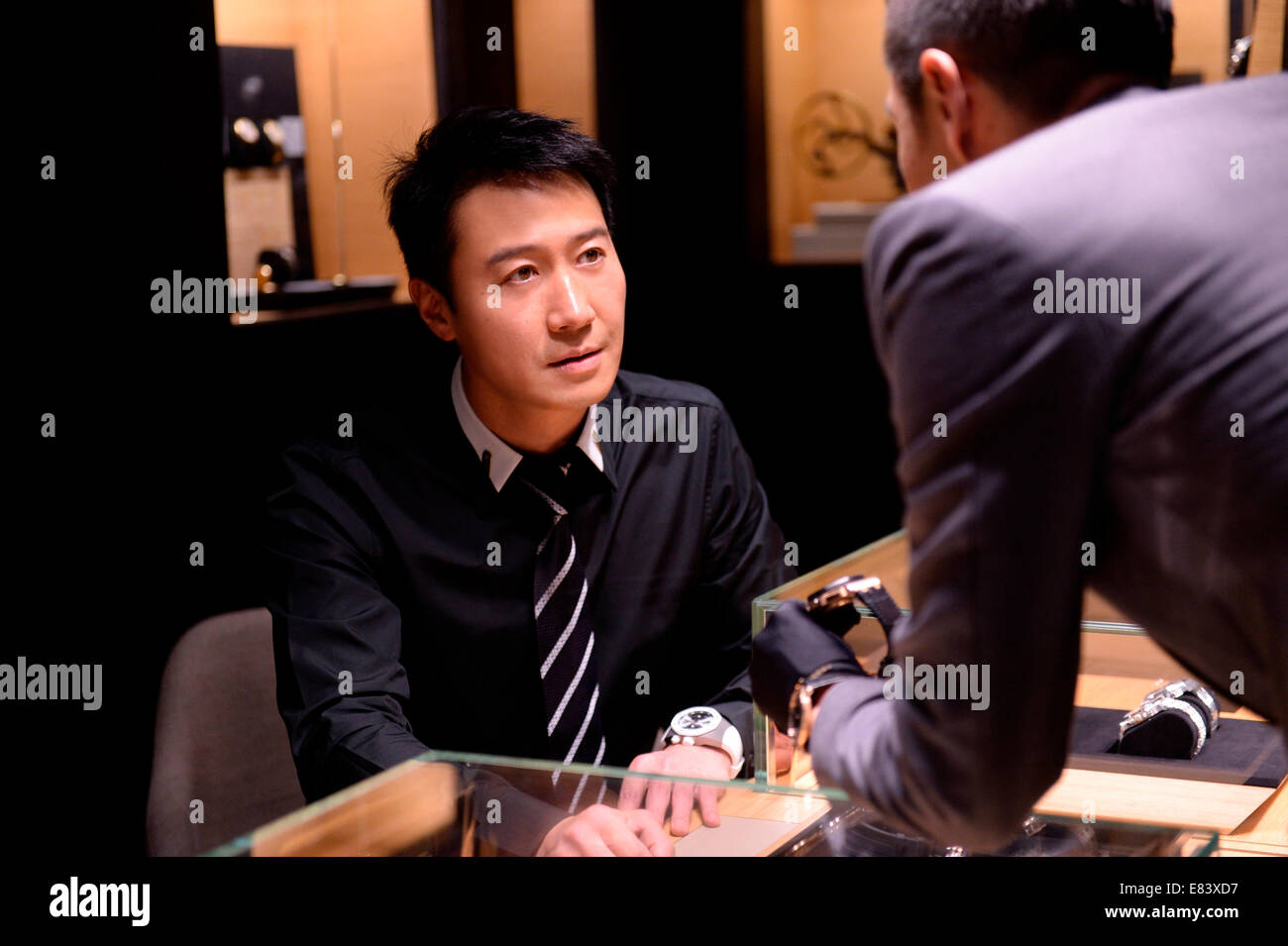 Leon Lai besucht gehen Offshore-Ausstellung die Royal Oak Offshore-Uhr in Hongkong, China am 28. September 2014 zu genießen. Stockfoto