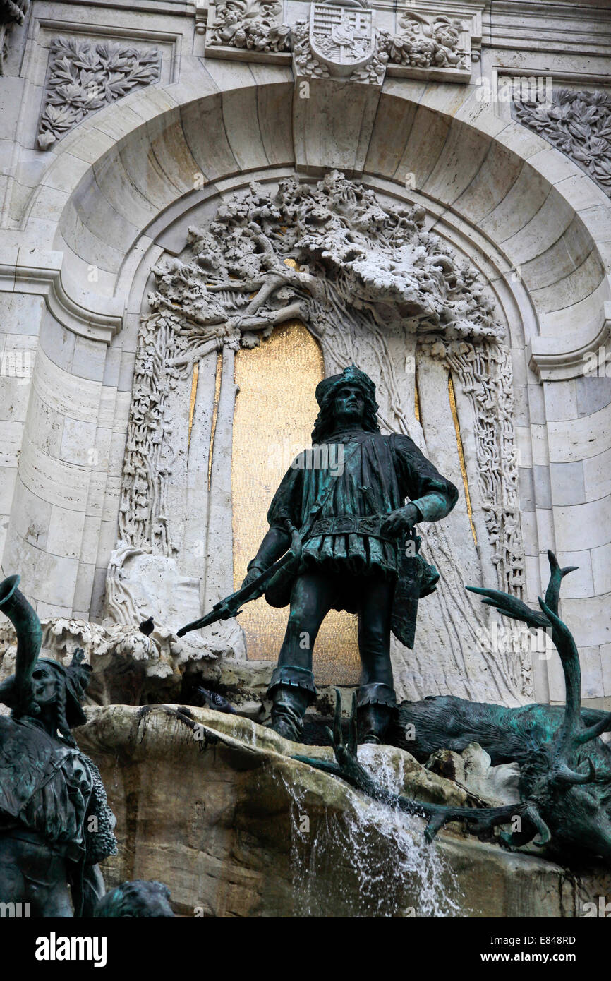 Die Matthias-Brunnen, entworfen von Alajos Strobl stehen in Castle Hill Varhegy im Stadtteil Buda in Budapest. Details Stockfoto