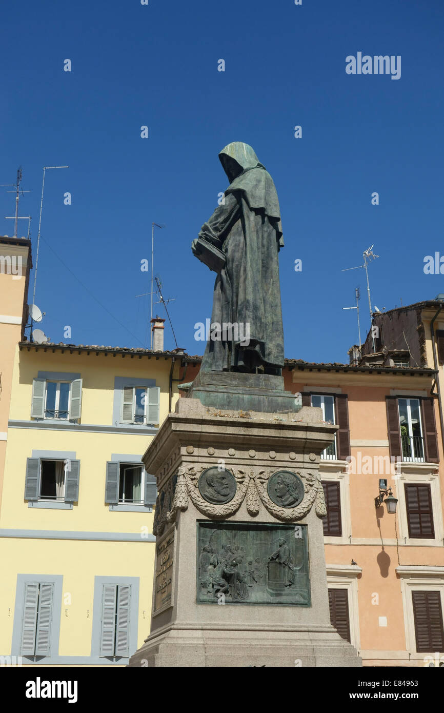 Statue von Giordano Bruno auf dem Campo de' Fiori Rom Italien Stockfoto