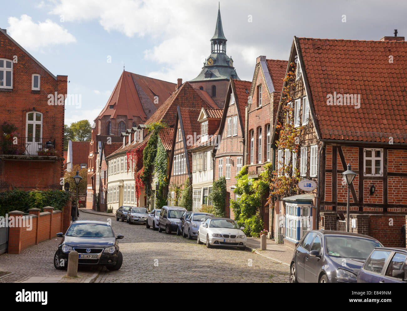 typische Straße in der Altstadt, Auf Dem Meer, Lüneburg, Niedersachsen, Deutschland Stockfoto