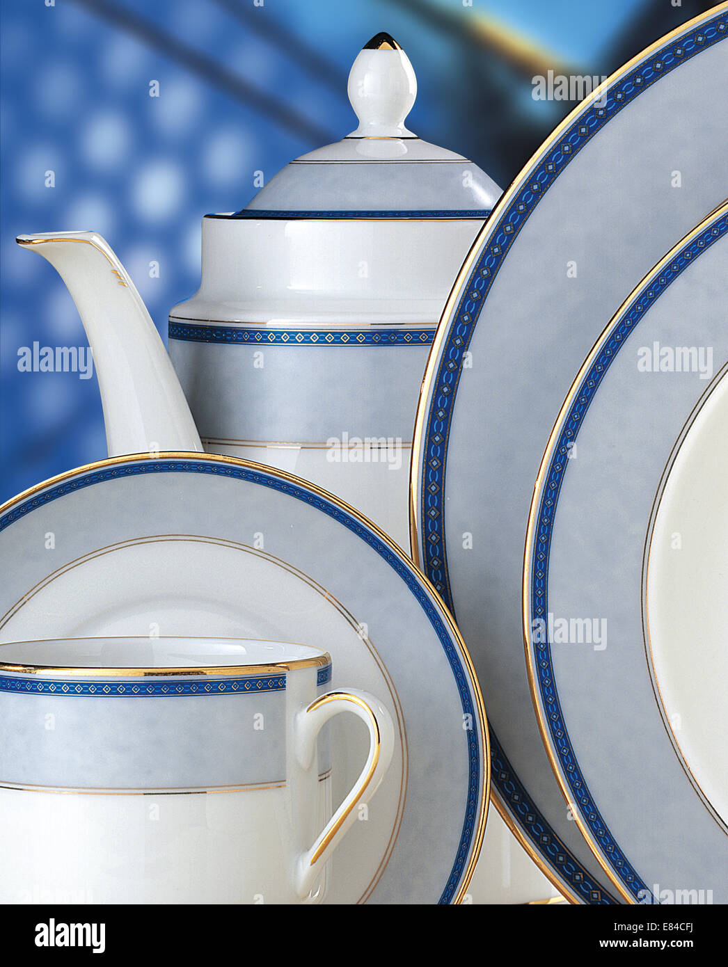 Vintage Keramik Service mit blauen Dekor Stockfoto