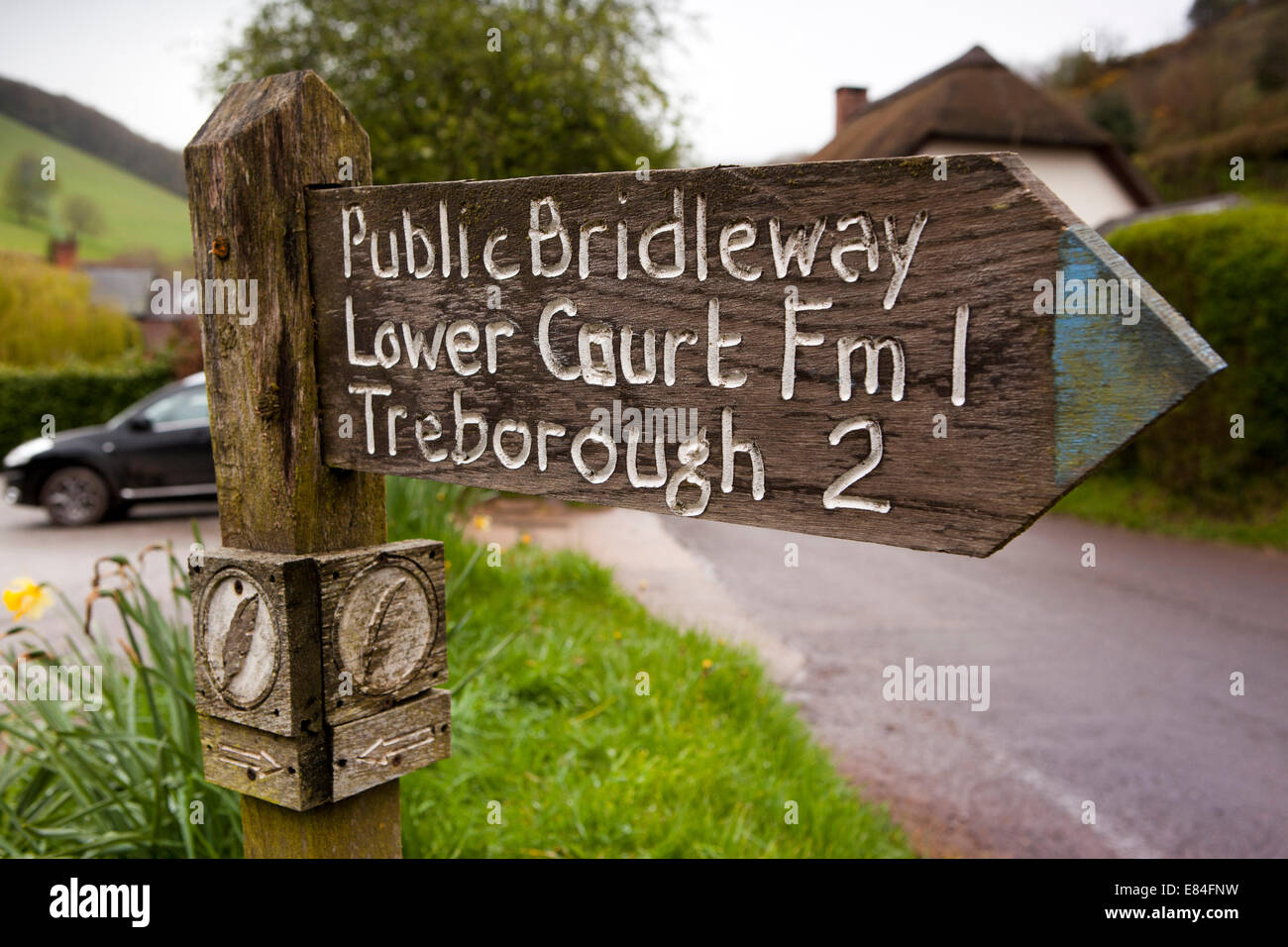 Großbritannien, England, Somerset, Luxborough, Kingsbridge, Coleridge Weise Quill Wanderzeichen auf Wegweiser aus Holz Stockfoto