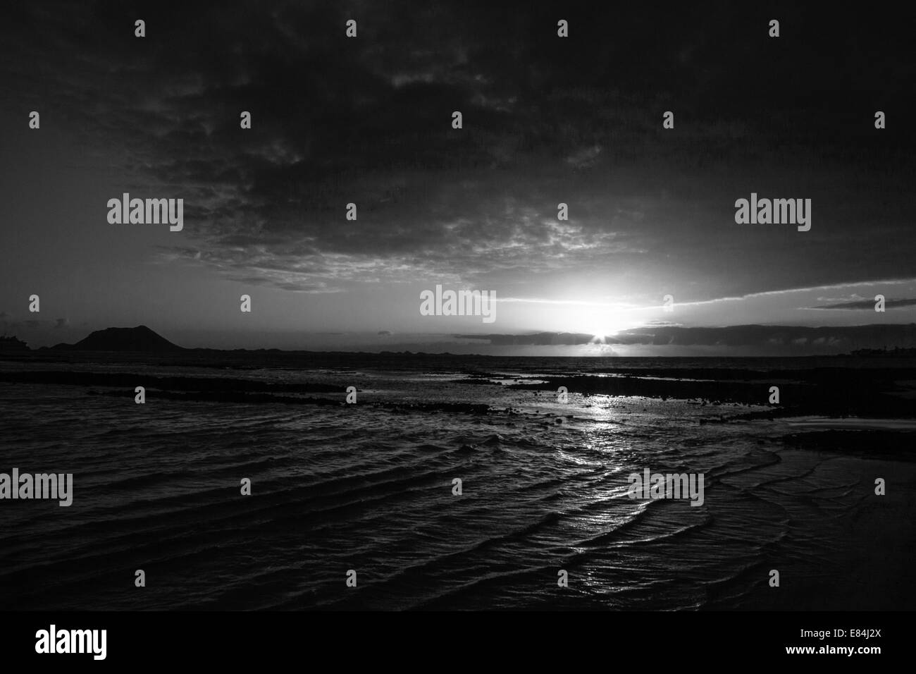 Sonnenaufgang über Fuerteventura Corralejo beach Stockfoto