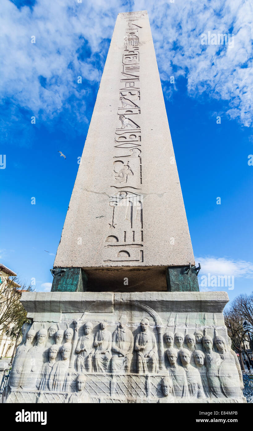 Der Obelisk Theodosius im Sultanahmet-Park. Es ist der alte ägyptische Obelisk des Pharao Tutmoses II Stockfoto