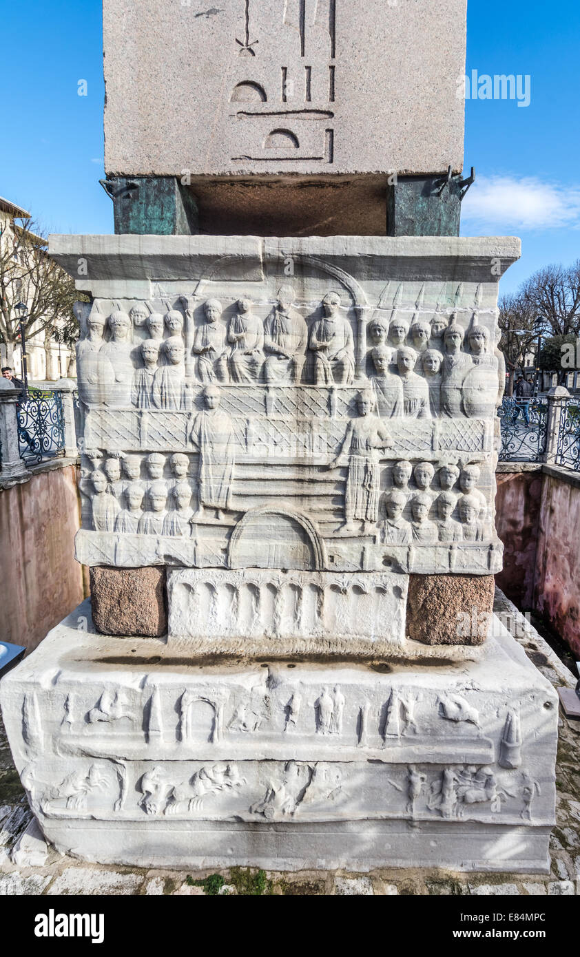 Die Basis des Obelisken Theodosius im historischen Zentrum, im Hippodrome, Istanbul Türkei Stockfoto