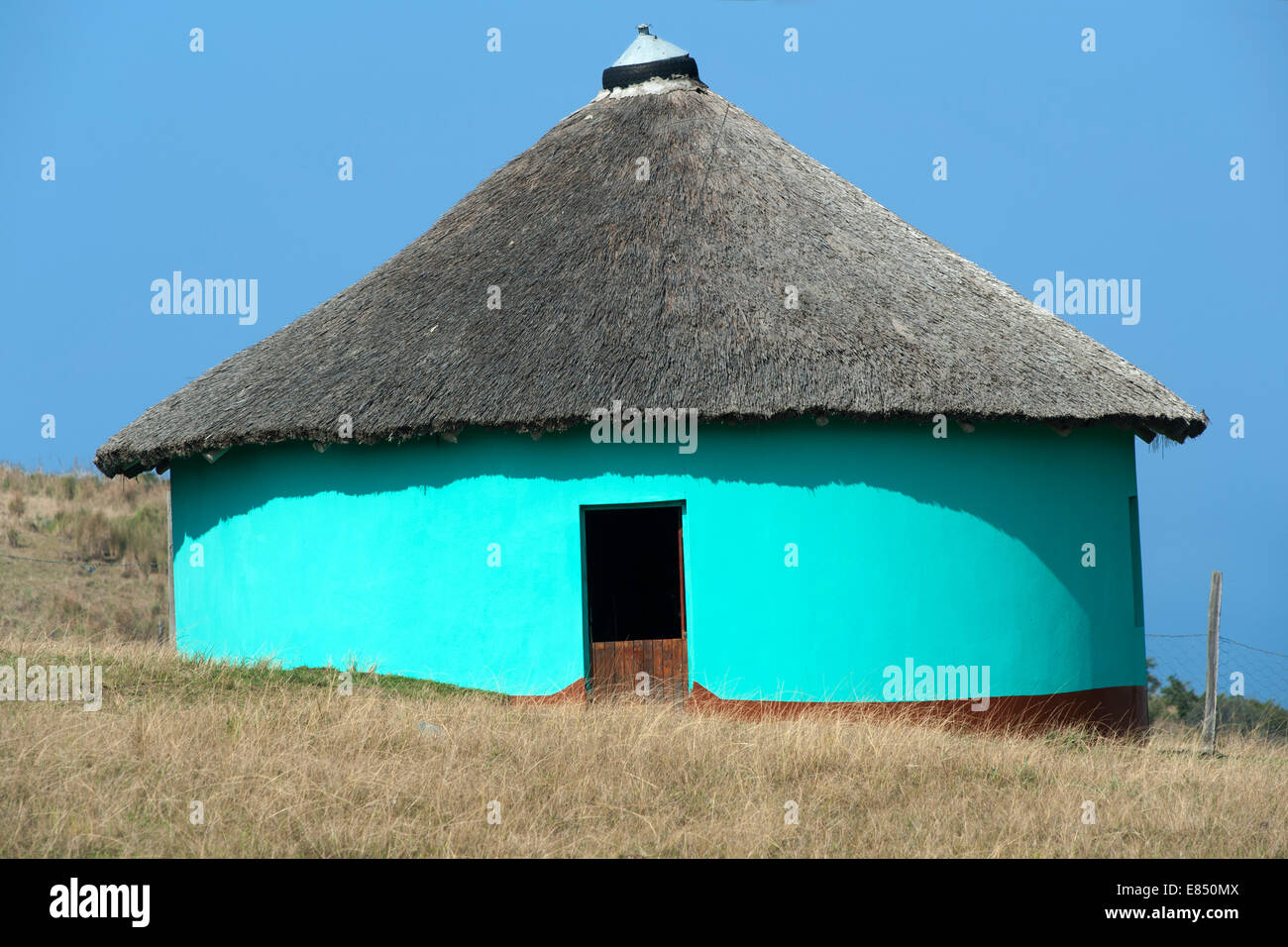 Xhosa-Hütte in der Provinz Ostkap in Südafrika. Stockfoto