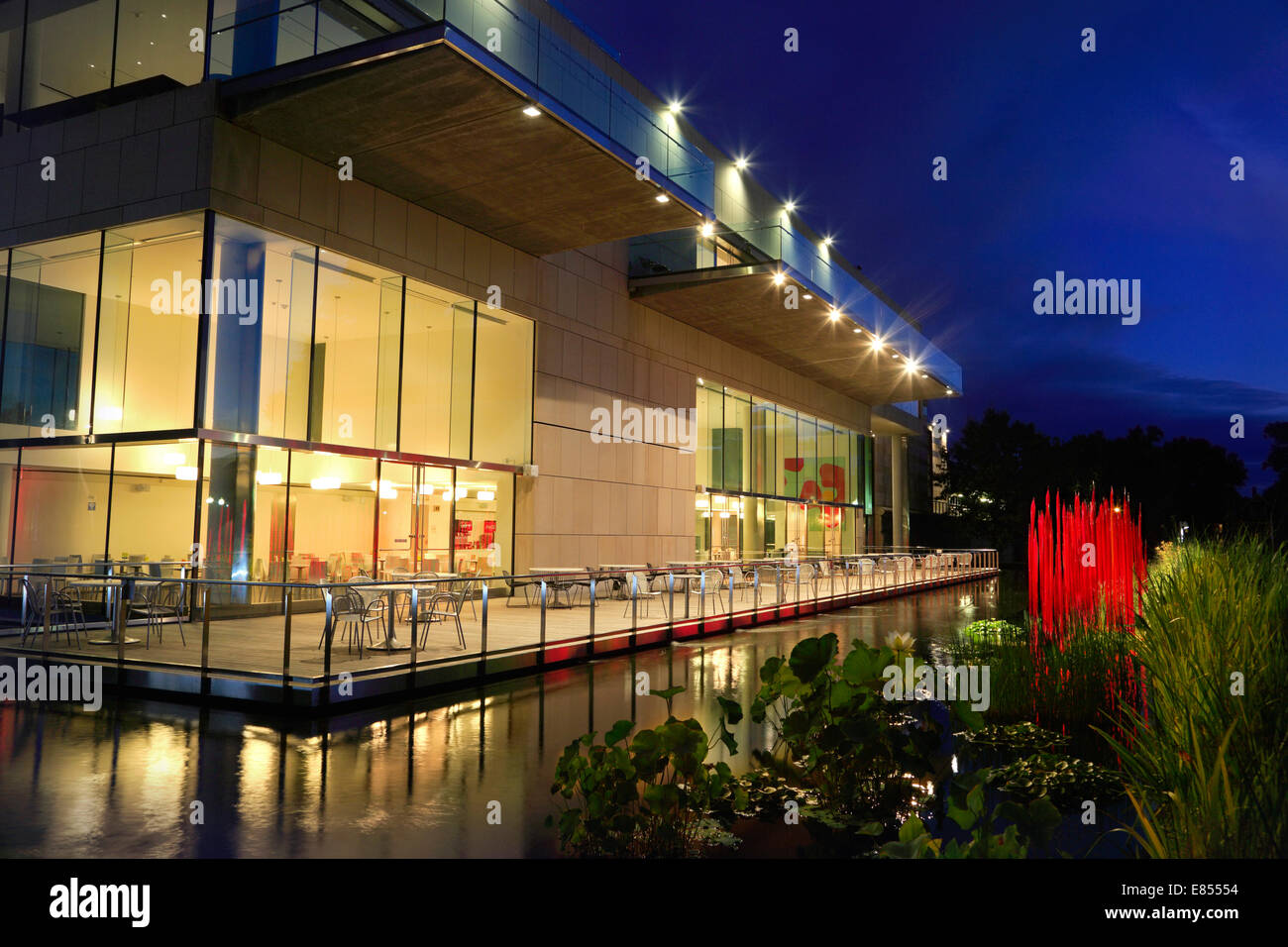 Richmond, Virginia, Virginia. Das Virginia Museum of Fine Arts in der Nacht. Stockfoto