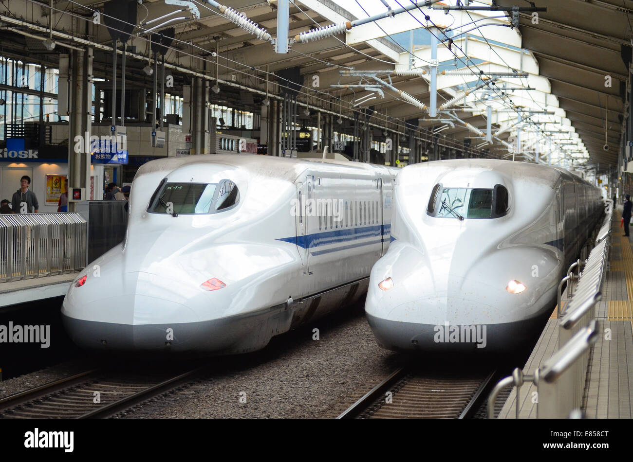 Kyoto, Japan. 1. Oktober 2014. Japans Hochgeschwindigkeitszug (Shinkansen) feiert 50 Jahre Dienst am Mittwoch. Die ersten Züge zwischen Tokio und Osaka am 1. Oktober 1964. Bildnachweis: Trevor Mogg / Alamy Live News Stockfoto