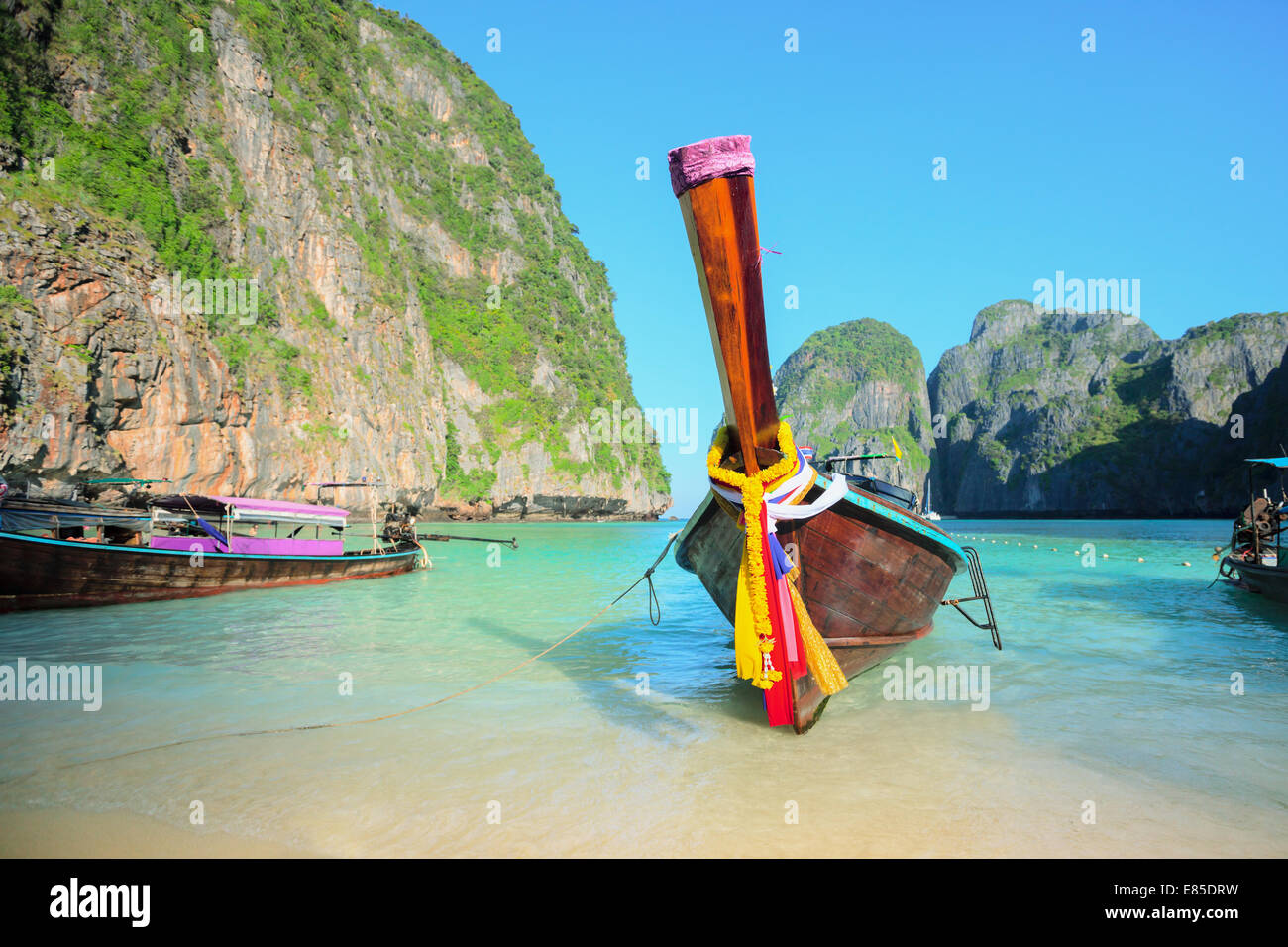 Lange tailed Boot. Thailand-Phi-Phi Inseln Stockfoto