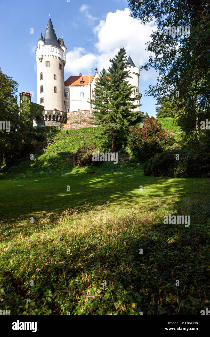 Tschechisch romantisches Schloss Zleby in Ostböhmen, Tschechische Republik Europa Tschechischer Burggarten Stockfoto