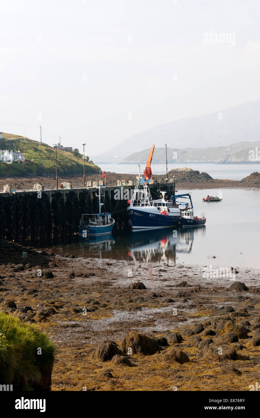 Hafen auf Scalpay in den äußeren Hebriden. Stockfoto
