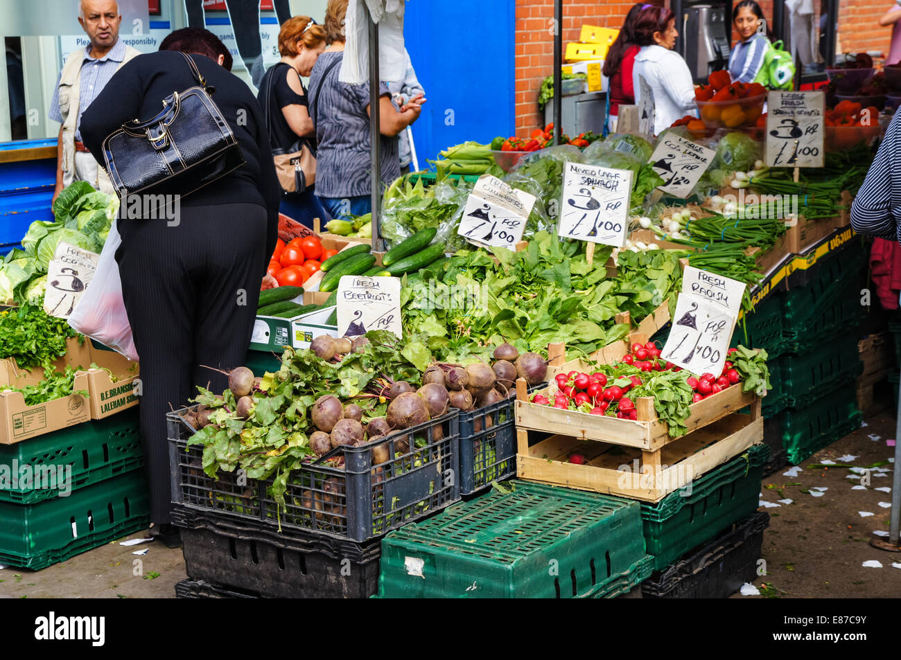 Wochenmarkt auf Holz grün High Road, London England Vereinigtes Königreich UK Stockfoto