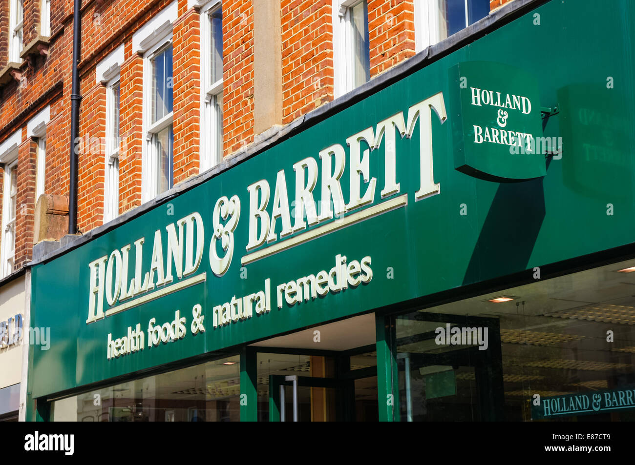 Holland und Barrett Store auf Holz grün High Road, London England Vereinigtes Königreich UK Stockfoto