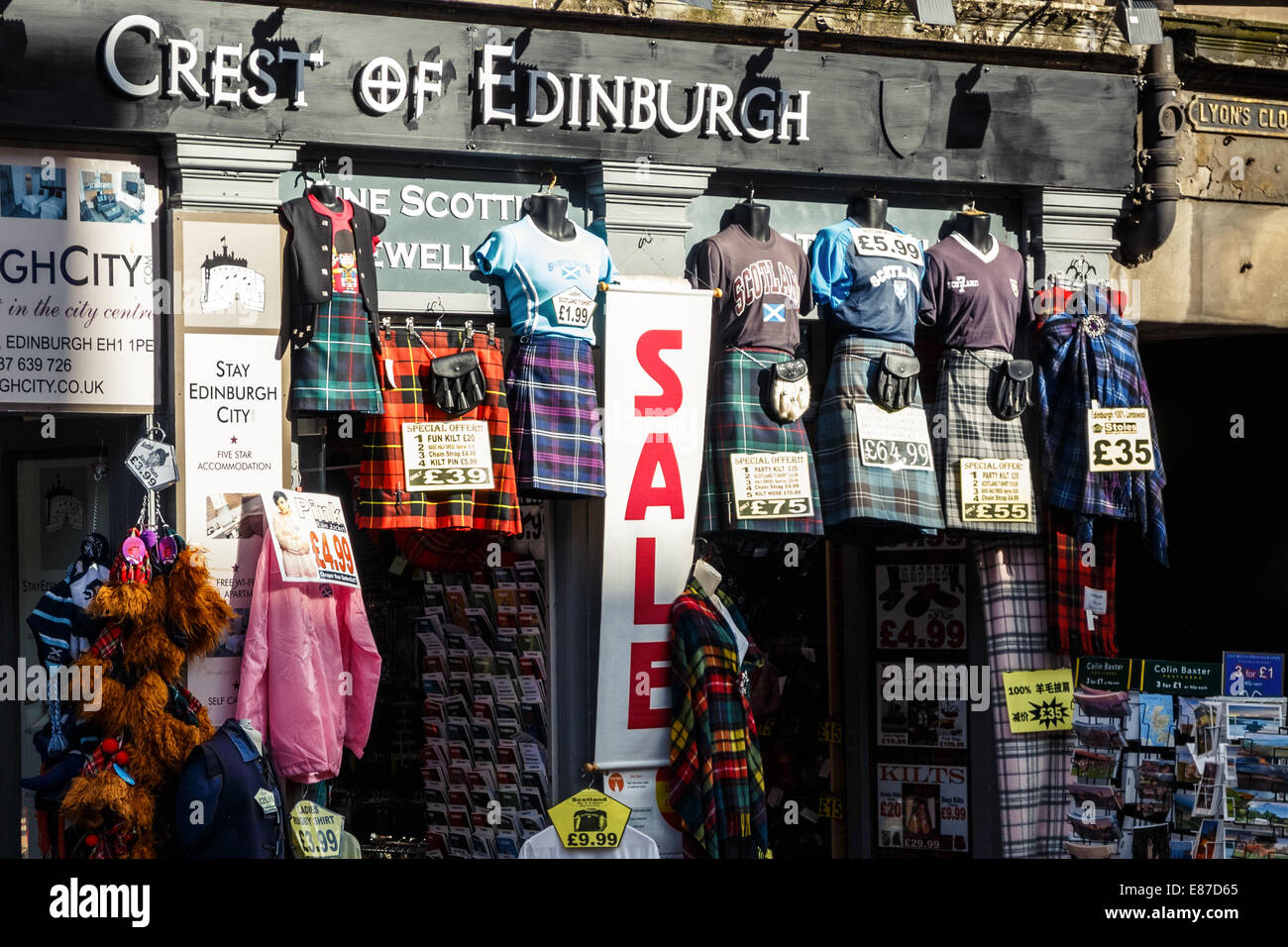 Wappen von Edinburgh-Souvenir-Shop auf der Royal Mile, Altstadt von Edinburgh Stockfoto
