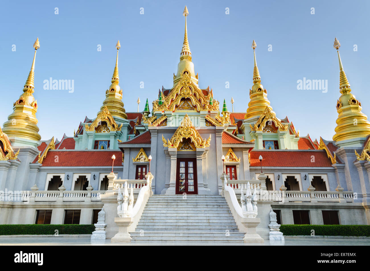 Phra Mahathat Chedi Phakdi Prakat berühmtesten schöne goldene Pagode in Ban Krut in Prachuap Khiri Khan Provinz Thailand Stockfoto
