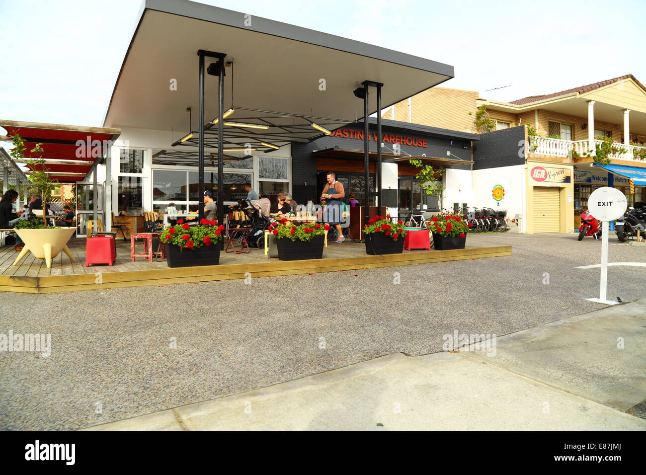 Eine Tankstelle wurde renoviert und umgewandelt in ein Restaurant namens Rösten Lager in Fremantle, Western Australia. Stockfoto