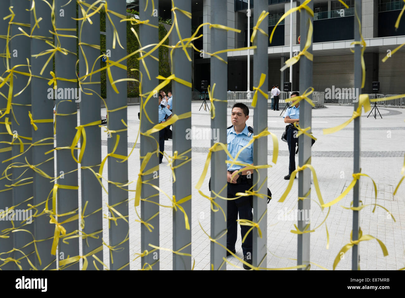 Gelbe Bänder sind das Symbol der Occupy Central-Bewegung. Stockfoto