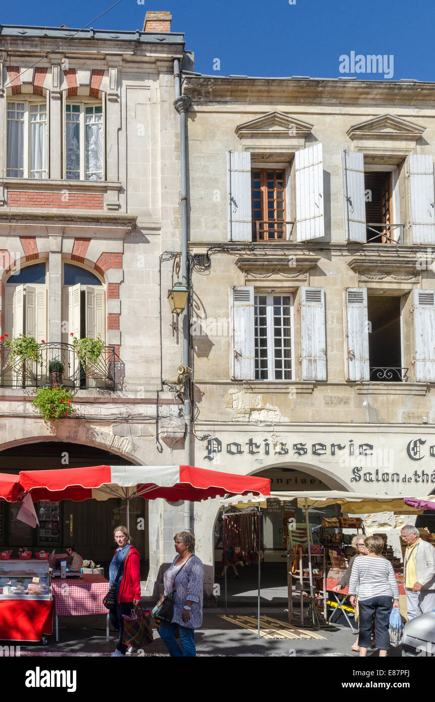 Die beliebten Samstagsmarkt in Sainte-Foy-La-Grande in der Gironde Abteilung von Südwest-Frankreich Stockfoto